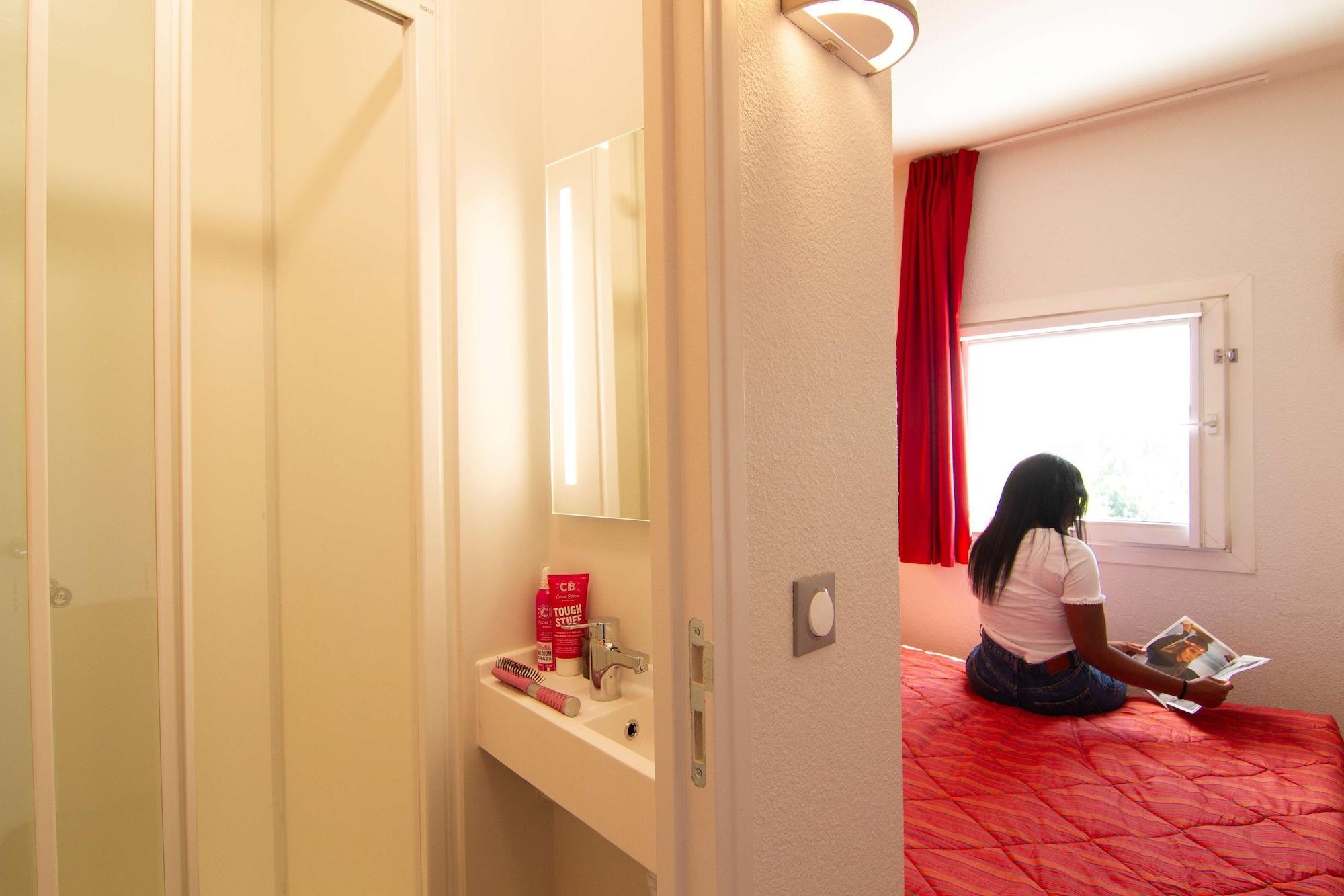 Premiere Classe Arras - Les Mofflaine Hotel 2*